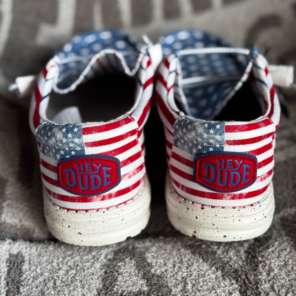 Hey Dude wally patriotic star and stripes Men 9 NWT - Picture 3 of 8